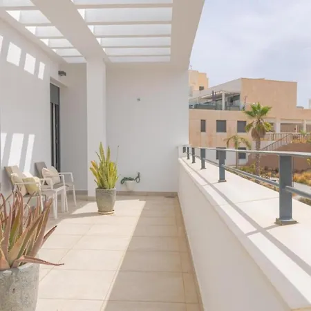 Luxurious Penthouse In La Cala Casa Banderas - 3 Golf Facilites Close By! *