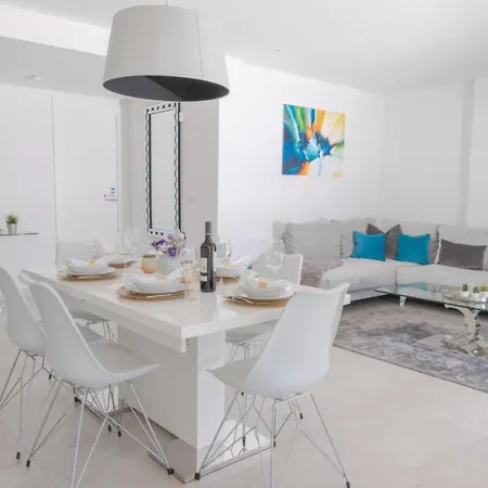 Luxurious Penthouse In La Cala Casa Banderas - 3 Golf Facilites Close By!